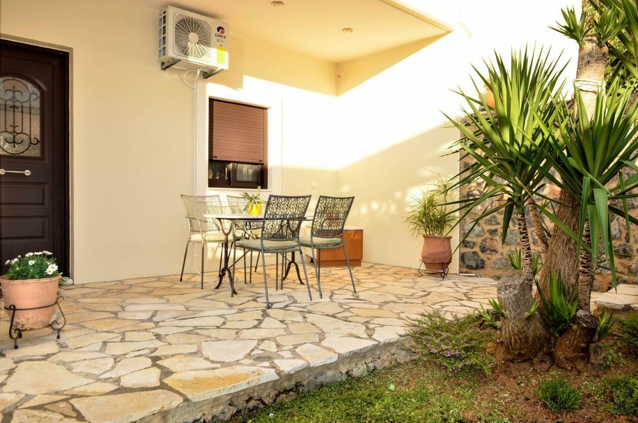 Sunrays Housing Apartamento Calamata Exterior foto